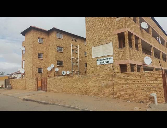 1 BEDROOM APARTMENT FOR SALE IN RANDFONTEIN CENTRAL